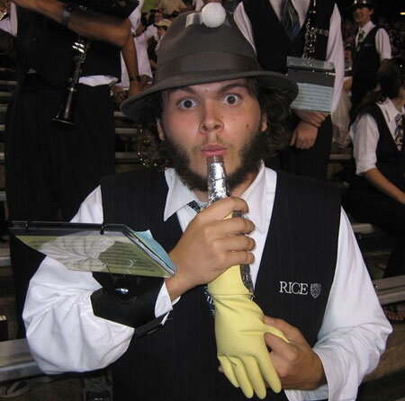 ۸ ساز عجیب دنیای موسیقی که تا به حال ندیدهاید!