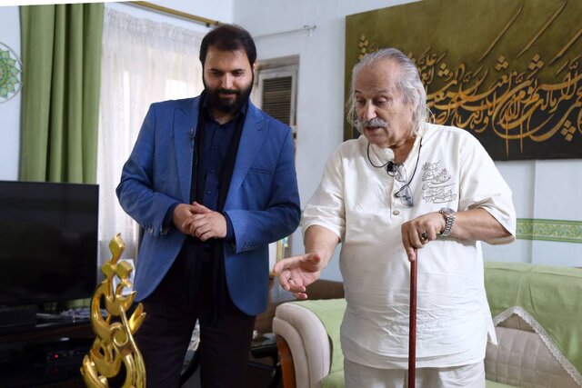 آثار هنری ارزنده باید در جایی متناسب با شأن هنرمند دیده شود آثار هنری ارزنده باید در جایی متناسب با شأن هنرمند دیده شود