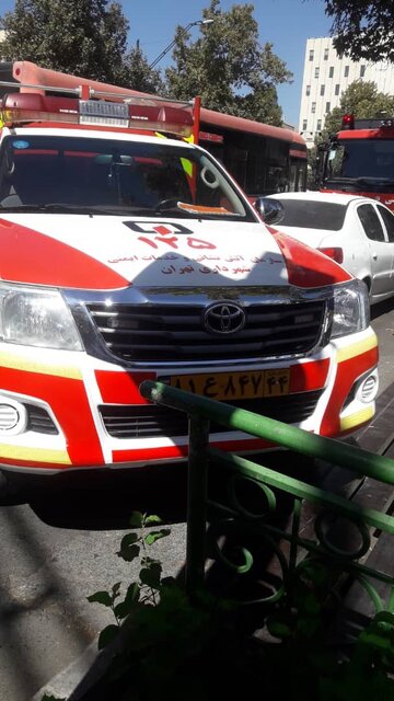 حریق در ساختمان مجاور بیمارستان «ایرانمهر»