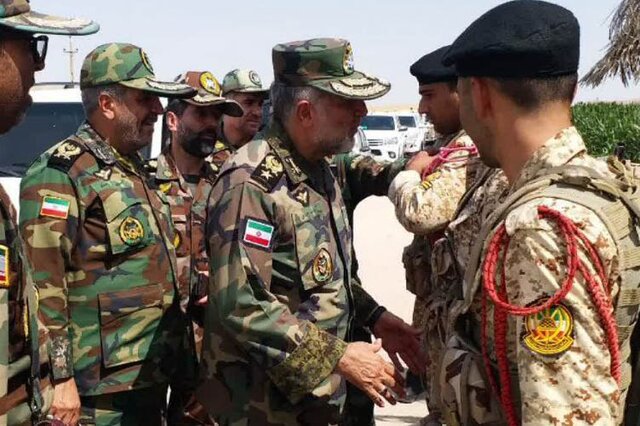 اجازه کوچکترین خطایی را به دشمنان نمیدهیم