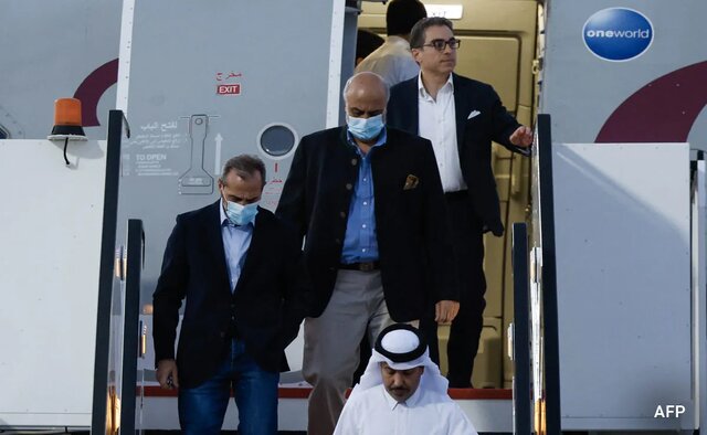 روز دوشنبه- ورود سه آمریکایی به دوحه هواپیمای حامل جاسوسان آمریکایی به مقصد رسید