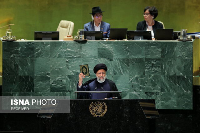 عکس آرشیوی از سیاست خارجی گذشته خارج و وارد یک عصر جدیدی از دیپلماسی عزتمندانه شده ایم