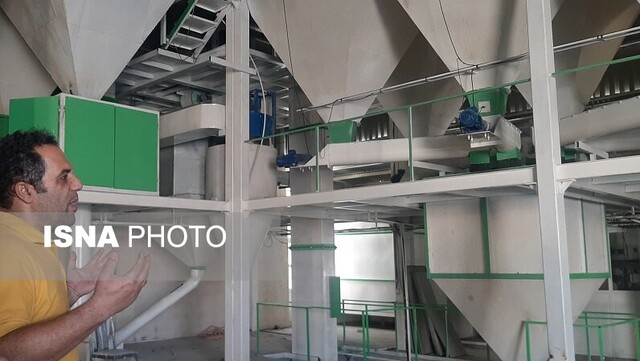 پای دغدغههای سرمایهگذار اولین کارخانه تمام اتوماتیک تولید خوراک طیور در ایلام