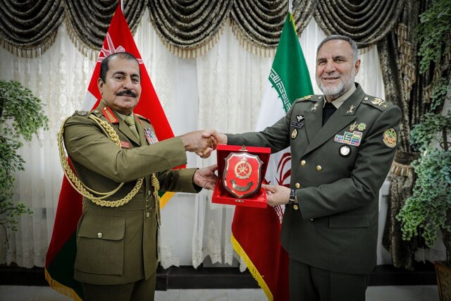 دیدار فرماندهان نیروی زمینی ارتش  ایران و عمان