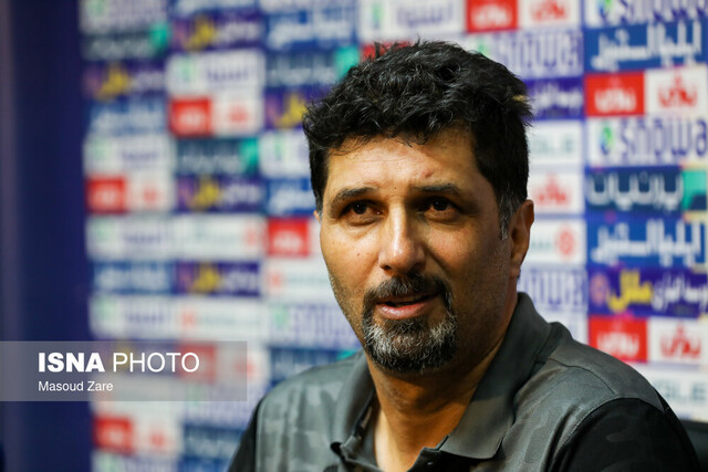 حسینی: با اشتباهات داوری شور فوتبال گرفته شده است