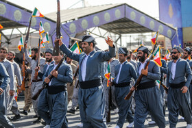 در حاشیه‌ی مراسم رژه نیروهای مسلح در تهران