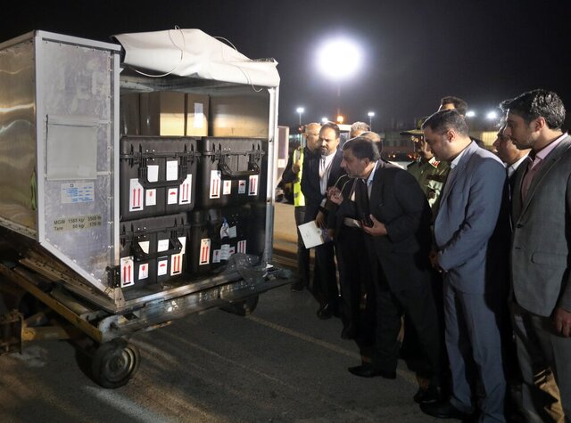 تحویل ۳۵۰۶ لوح هخامنشی در فرودگاه تهران/ عکس از میراث آریا کارشناسان میراث فرهنگی ایران به آمریکا میروند