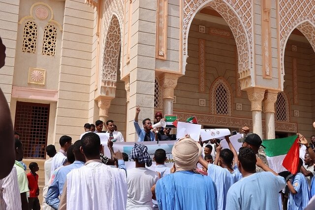 تجمع اعتراضی مقابل مسجد سعودی در نواکشوت علیه سازش با اشغالگران