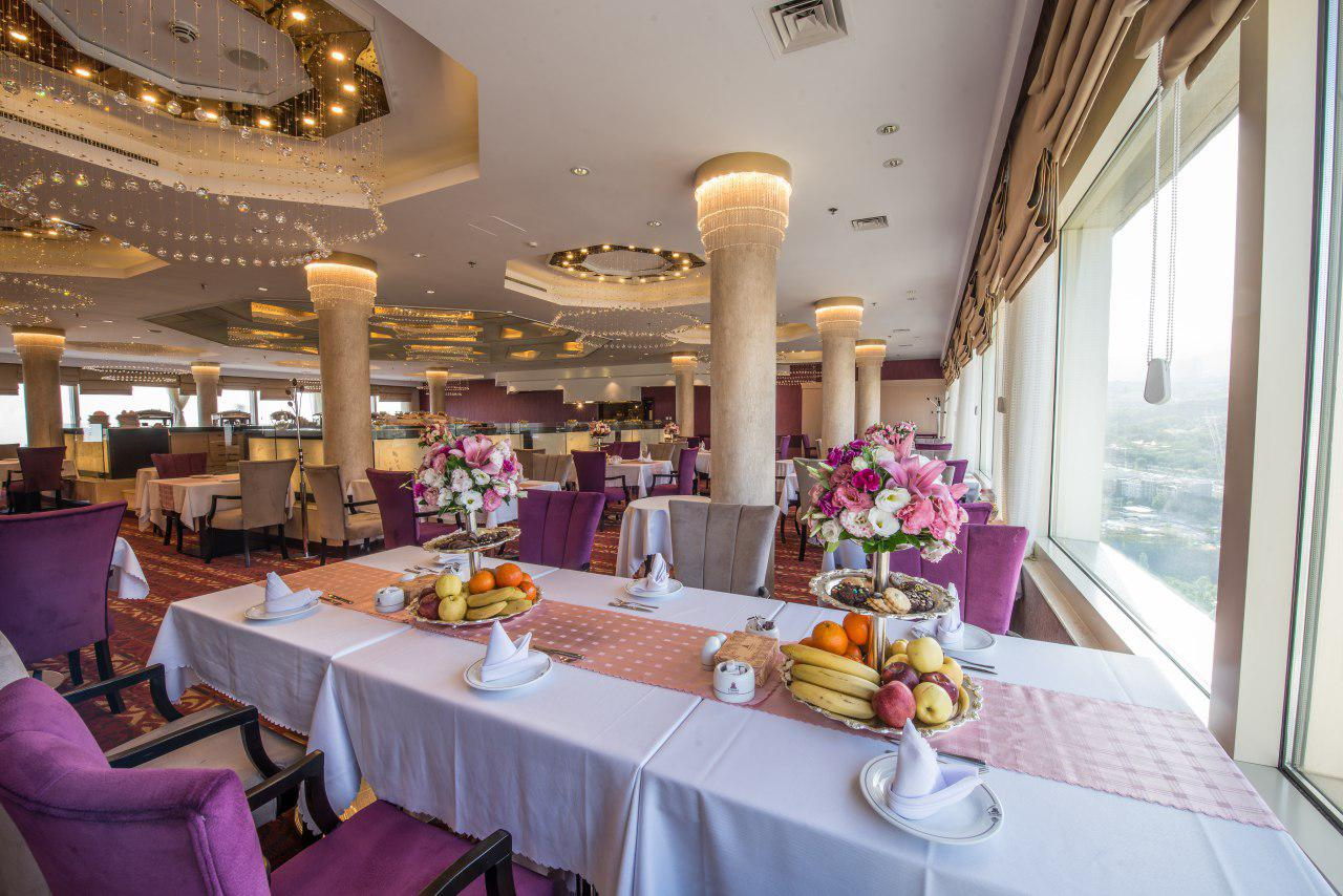 هزینه یک شب اقامت در هتل پارسیان آزادی