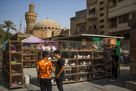 بازار الغزل در خیابان جمهوریه و در کنار مسجد الخلفا قرار دارد این مسجد در زمان عباسیان توسط خلیفه المکتفی بالله العباسی ساخته شده و جز قدیمی ترین مساجد عراق است.