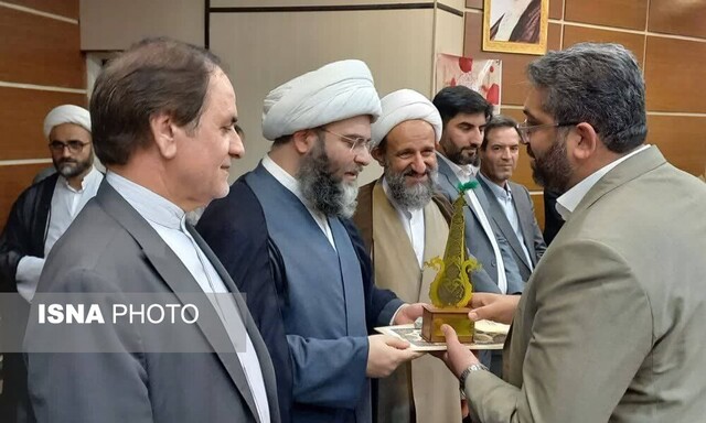 عکس آرشیوی تجلیل از پیر غلامان حسینی در شهرستان قرچک برگزار شد