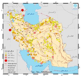 آمادگی کامل پرسنل اورژانس در پی وقوع زلزله در شهرستان کوهدشت