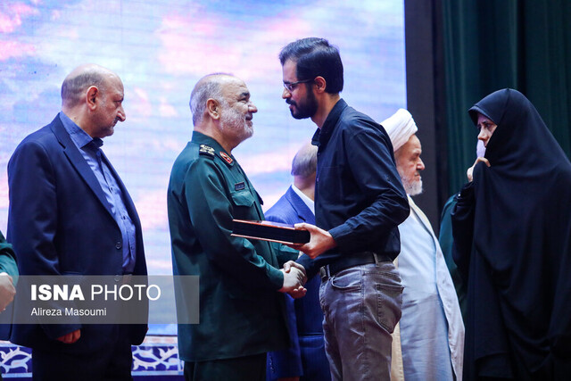 ماهواره تصویربرداری «نور ۳» با موفقیت پرتاب شد/دفاع مقدس در مجموعه جنگهای متعارف بینظیر است