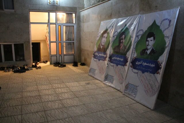 شب شعر شهد شهود در اراک برگزار شد