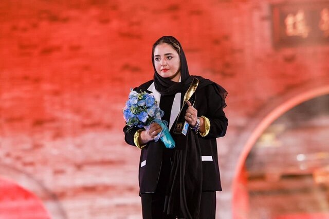 واکنش عباس رافعی به جایزه نرگس محمدی