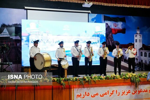 تجلیل از آتش نشان در رشت