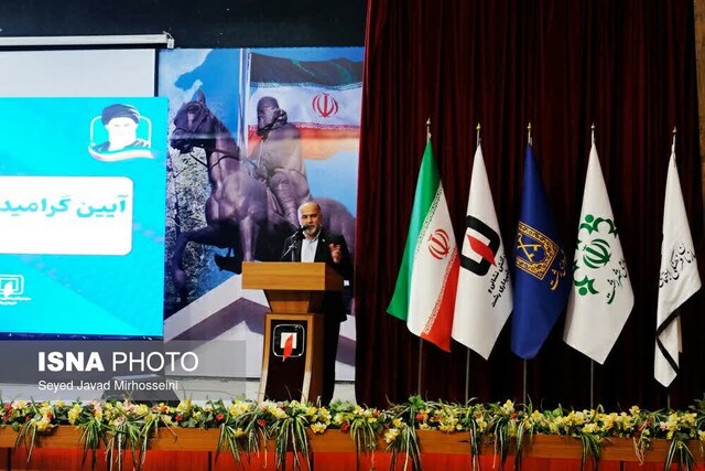 تجلیل از آتش نشان در رشت