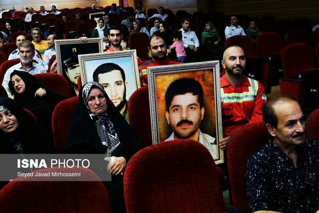 تجلیل از آتش نشان در رشت