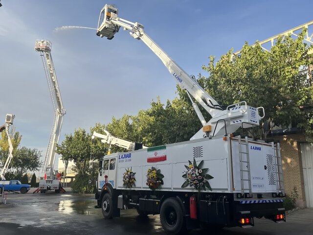 رونمایی از اولین دستگاه ضد یخ پاش هواپیما تولید داخل در اراک