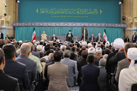 دیدار جمعی از مردم، مسئولان و مهمانان کنفرانس وحدت اسلامی با مقام معظم رهبری