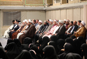 دیدار جمعی از مردم، مسئولان و مهمانان کنفرانس وحدت اسلامی با مقام معظم رهبری