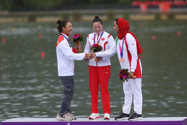 هدیه کاظمی: از مبلغ پاداشها جا خوردم/ همه تقصیرها را گردن یک نفر نندازیم