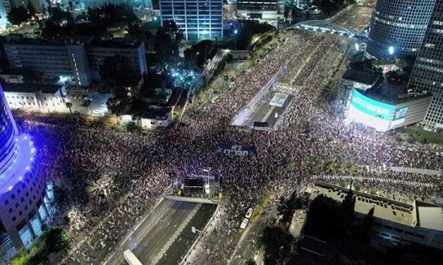 تظاهرات علیه نتانیاهو در سرزمینهای اشغالی ایهود باراک: اسرائیل از درون در حال نابودی است