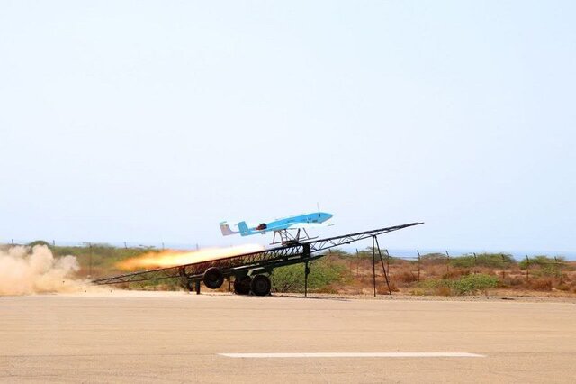 پرواز انبوه پهپادها برای انجام ماموریت در رزمایش مشترک ارتش پرواز انبوه پهپادها برای انجام ماموریت در رزمایش مشترک ارتش