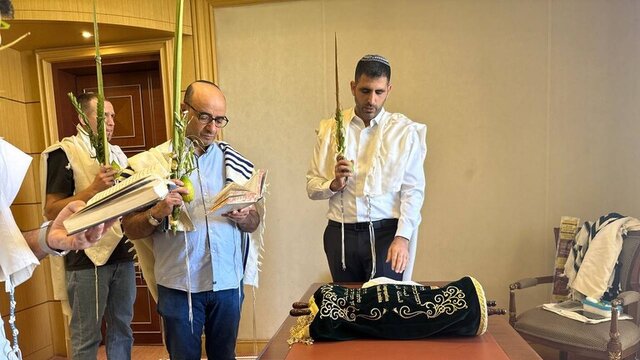 مراسم تلمودی وزیر صهیونیست در قلب ریاض  مراسم تلمودی وزیر صهیونیست در قلب ریاض