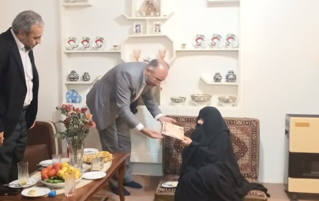 دیدار رئیس سازمان جهاددانشگاهی آذربایجانشرقی با خانواده شهید «علیرضا رضوانجو»