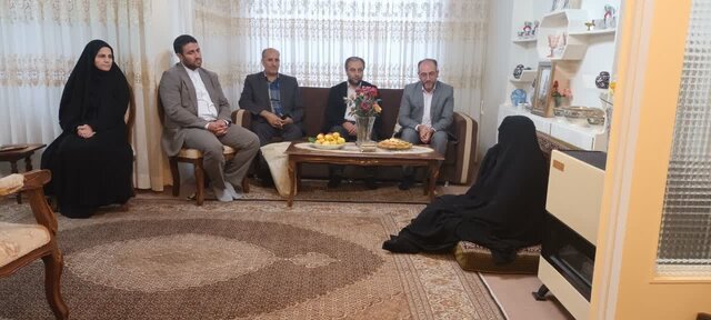 دیدار رئیس سازمان جهاددانشگاهی آذربایجانشرقی با خانواده شهید «علیرضا رضوانجو»