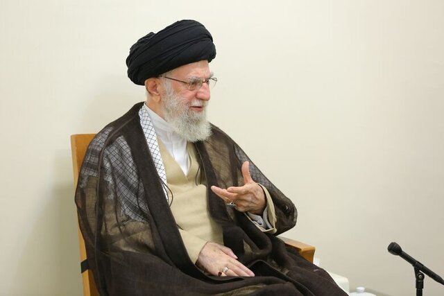 هدیه رهبر انقلاب به نشانه تکریم شهدای محیط زیست هدیه رهبر انقلاب به نشانه تکریم شهدای محیط زیست