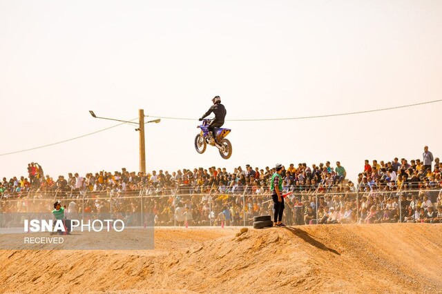 پایان رقابت موتور کراس استان یزد در پیست اردکان