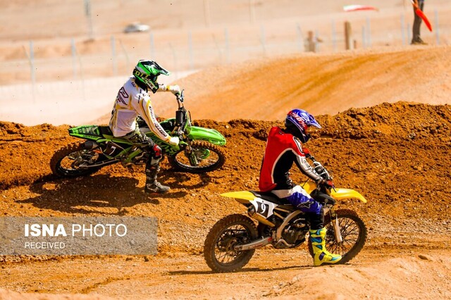 پایان رقابت موتور کراس استان یزد در پیست اردکان