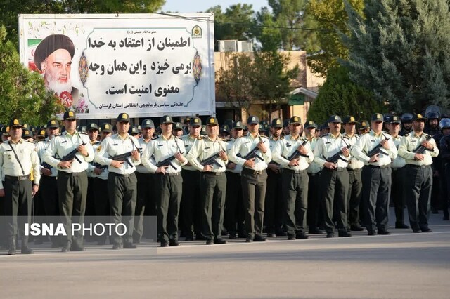 برگزاری صبحگاه مشترک نیروهای مسلح در خرمآباد+عکس