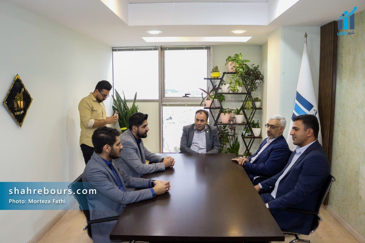 رییس سازمان بورس از تحریریه شهر بورس بازدید کرد