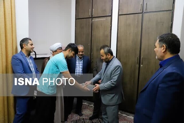 حضور استاندار خراسان جنوبی در جمع دانشجویان خوابگاهی بیرجند