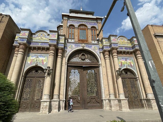 «سردر باغ ملی» بسته شد