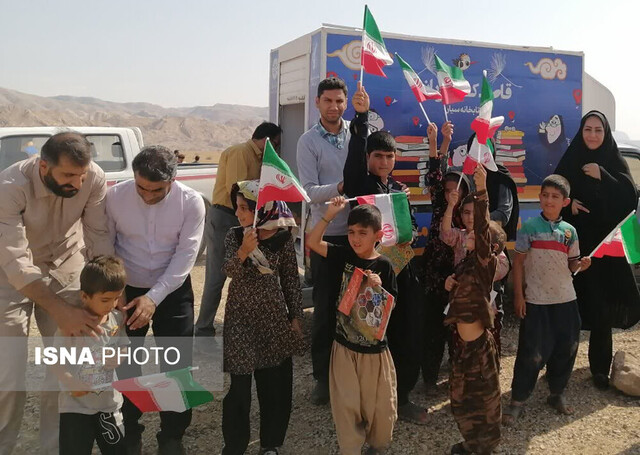 از کلنگ‌زنی یک کتابخانه تا حضور قاصدک مهربانی در بین کودکان عشایر "چنگوله" مهران