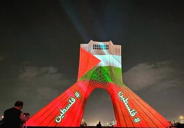 طوفان الاقصی روی برج و دیوارنگارههای مهم پایتخت