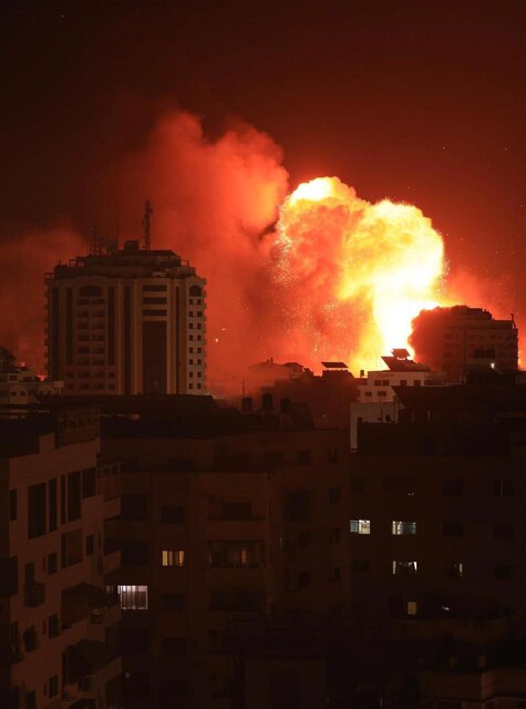 حملات وحشیانه صهیونیستی در غزه/ قطع آب و برق/ افزایش تعداد شهدا به ۶۸۷ نفر+ عکس و فیلم