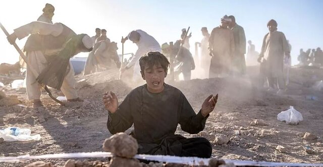 عکس: آسوشیتدپرس زلزله امروز در افغانستان یک کشته و دهها مصدوم برجای گذاشت