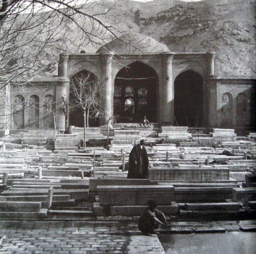 خانم حسنلو///سلبریتی در دیار باقی/سلبریتیهای دفن شده در کنار حافظ