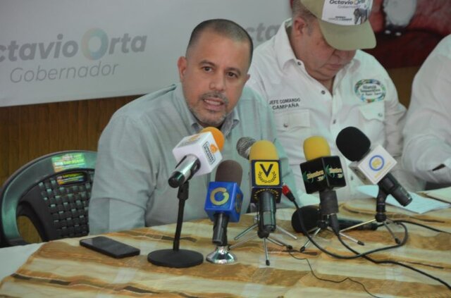 تعلیق عضویت نماینده مجلس ونزوئلا به خاطر حمایت از رژیم صهیونیستی تعلیق عضویت نماینده مجلس ونزوئلا به خاطر حمایت از رژیم صهیونیستی