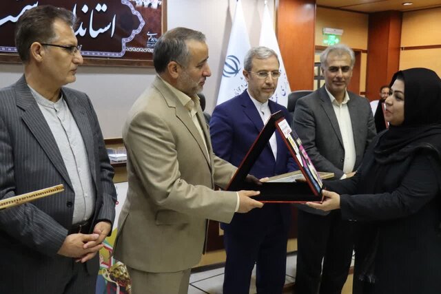 تجلیل استاندار سمنان از کاپیتان تیم ملی واترپلو و سرمربی تیم ملی کوراش