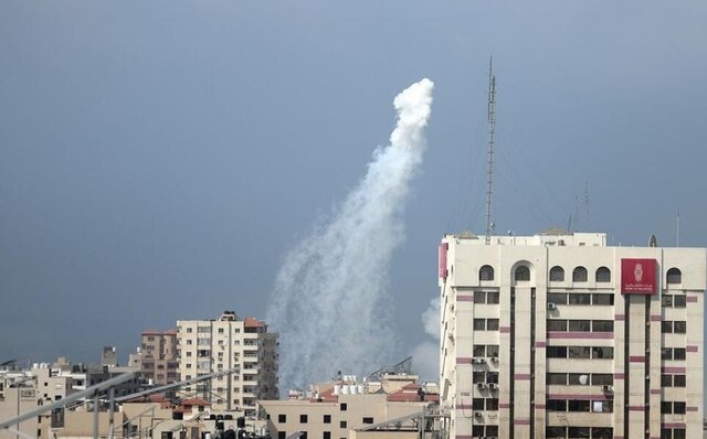 حمله رژیم صهیونیستی به غزه با استفاده از بمب‌های ممنوعه فسفری+ فیلم