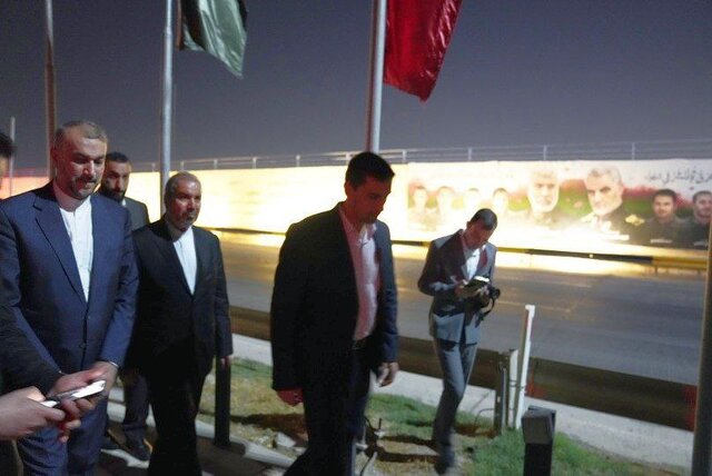 امیرعبداللهیان از طریق مرز زمینی لبنان به سوریه سفر کرده است امیرعبداللهیان از طریق مرز زمینی لبنان به سوریه سفر کرده است