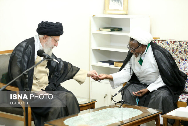 هدایای رهبر انقلاب به شیخ زکزاکی و همسرش چه بود؟