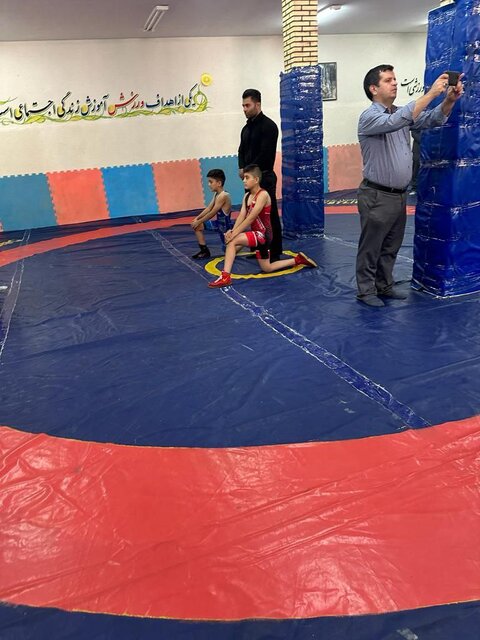 طولابی: سالن هفتم تیر تهران هم ستون دارد/ دو طرف ستون فضای خوبی برای تمرین کشتی است