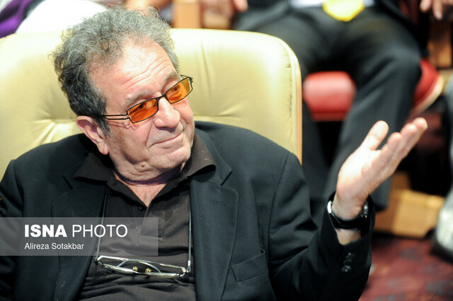 احضار مدیران «اعتماد» و «فراز» در رابطه با اخبار داریوش مهرجویی احضار مدیران «اعتماد» و «فراز» در رابطه با اخبار داریوش مهرجویی